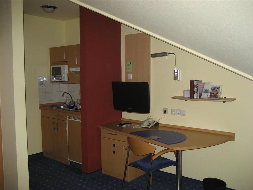 Hotel Ifen Wiesloch Ruang foto