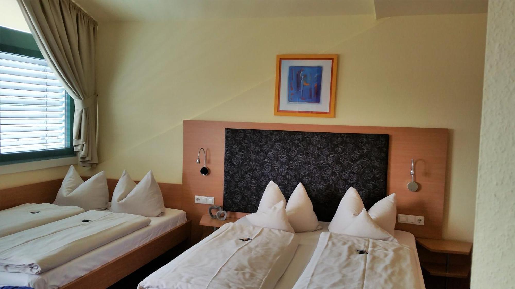 Hotel Ifen Wiesloch Bagian luar foto