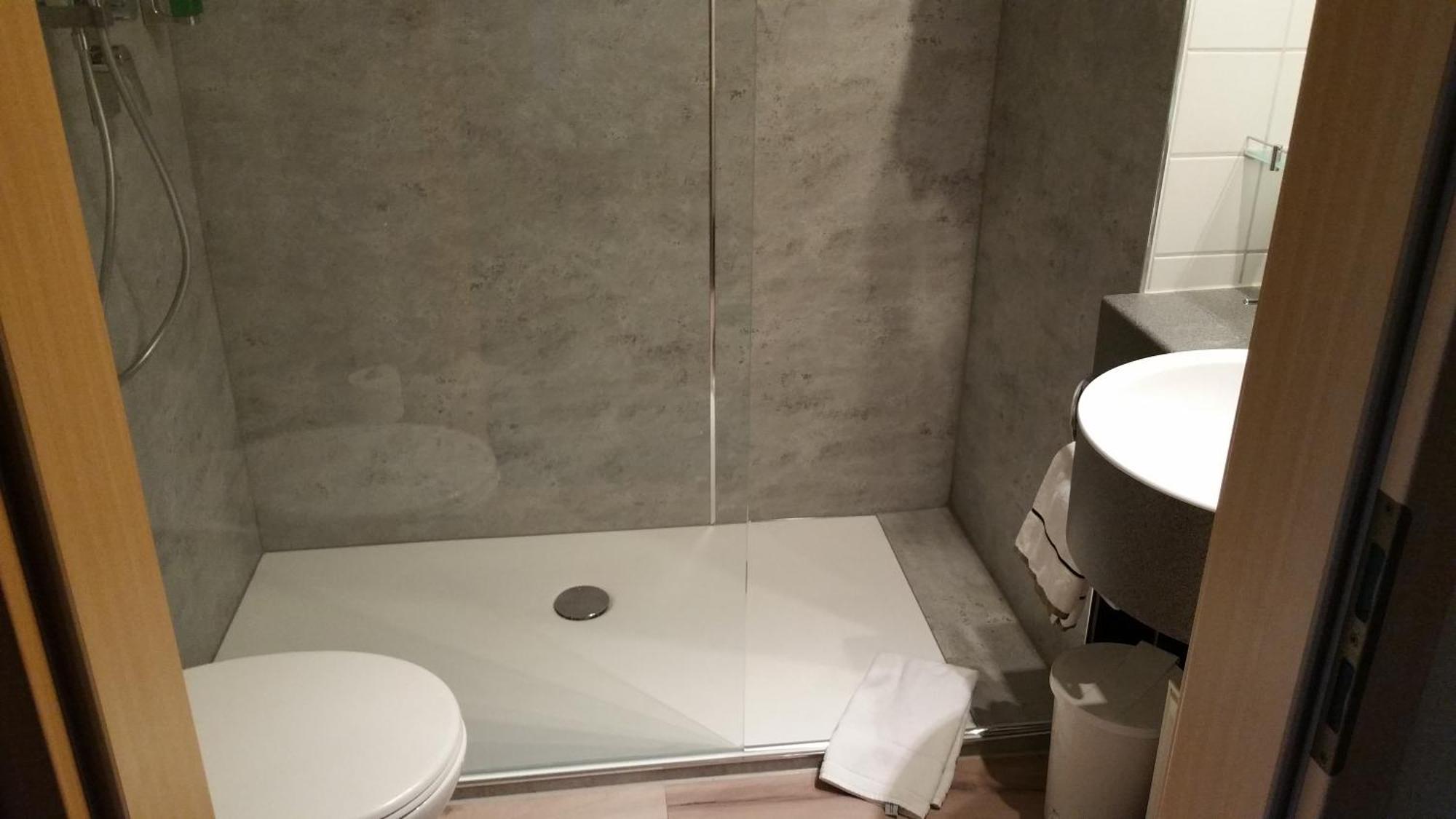 Hotel Ifen Wiesloch Bagian luar foto