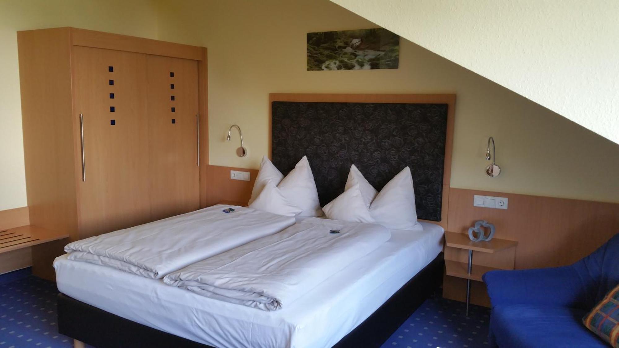 Hotel Ifen Wiesloch Bagian luar foto