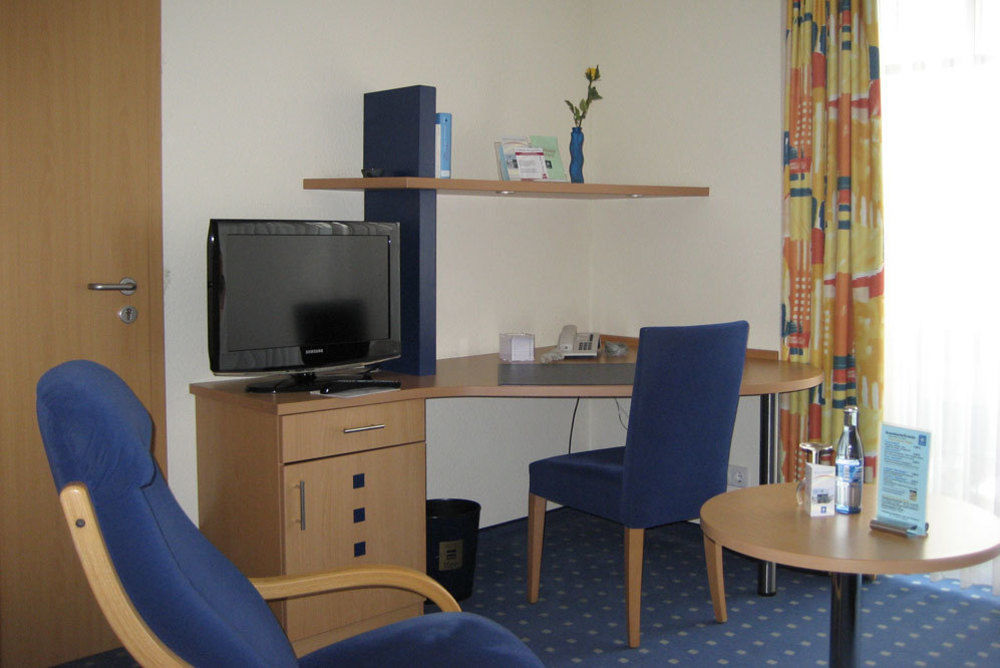 Hotel Ifen Wiesloch Bagian luar foto