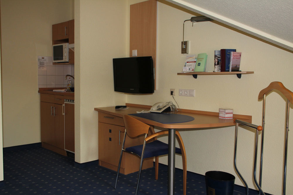 Hotel Ifen Wiesloch Ruang foto