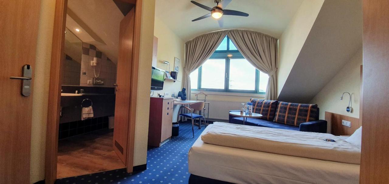 Hotel Ifen Wiesloch Bagian luar foto