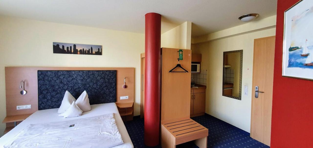 Hotel Ifen Wiesloch Bagian luar foto